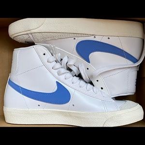 Nike Women’s Blazer Mid ‘77 white/royal pulse never worn new in box size 5.5